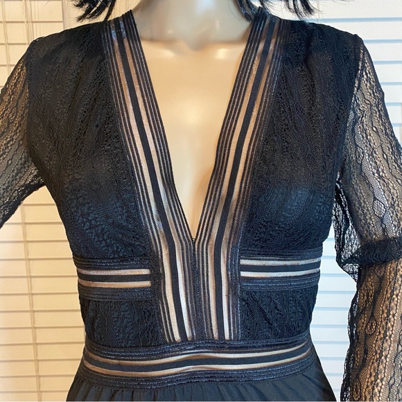 Lulus Casita Sexy Sheer Lace Long Sleeve Bodysuit Deep V-Neck Black Medium NWT - Picture 2 of 14